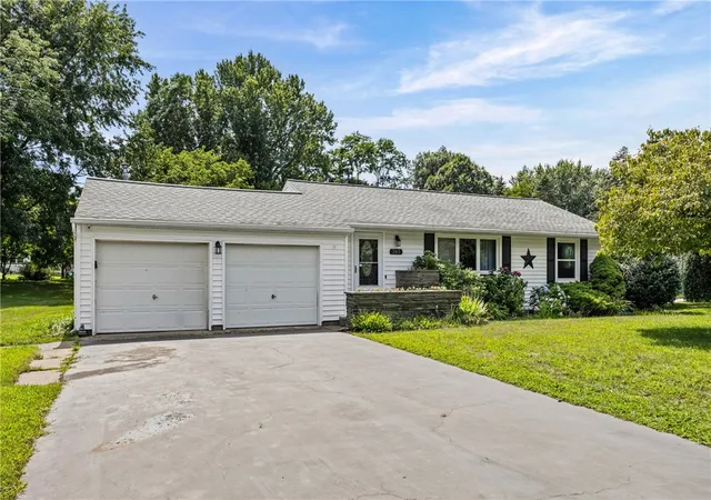 Photo 2 of Sale Pending at 265 Woodruff Dr, Webster, NY 14580 | MLS# R1703705 | Listing updated on 2026-08-20