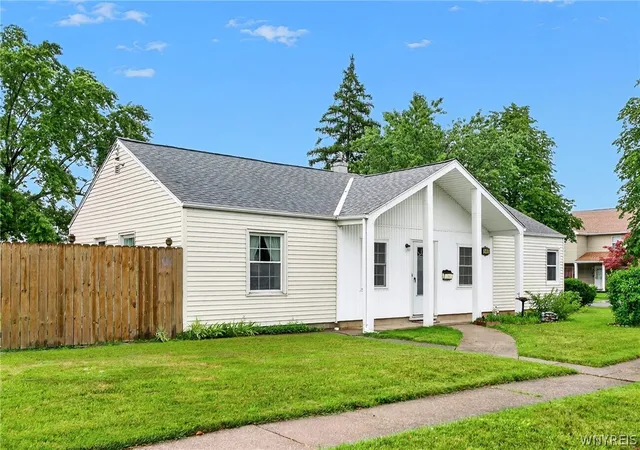 Photo 2 of Sale Pending at 548 Loretta St, Tonawanda, NY 14150 | MLS# B1704621 | Listing updated on 2026-09-10