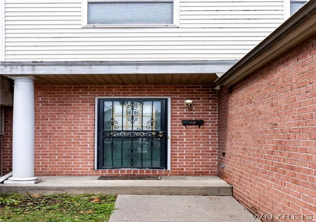 Photo 3 of Townhouse for sale at 117 Delmar Mitchell Dr, Buffalo, NY 14204 | MLS# B1705992 | Listing updated on 2026-09-13