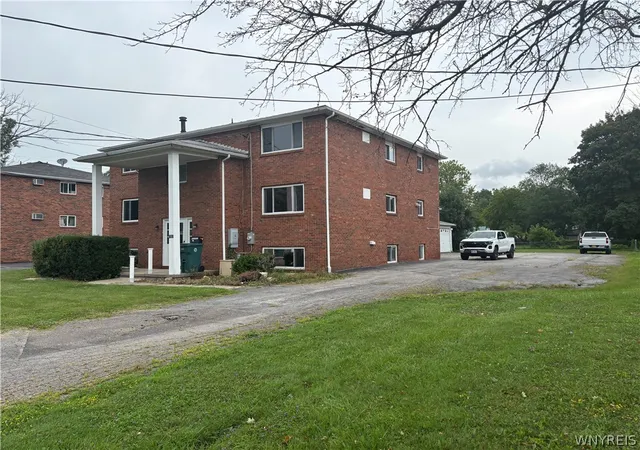 Photo 3 of Single family home for sale at 115 Mead St, North Tonawanda, NY 14120 | MLS# B1705933 | Listing updated on 2026-09-02