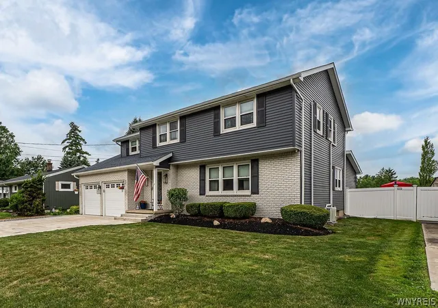 Photo 3 of Sale Pending at 1314 E Robinson St, North Tonawanda, NY 14120 | MLS# B1704911 | Listing updated on 2026-08-28