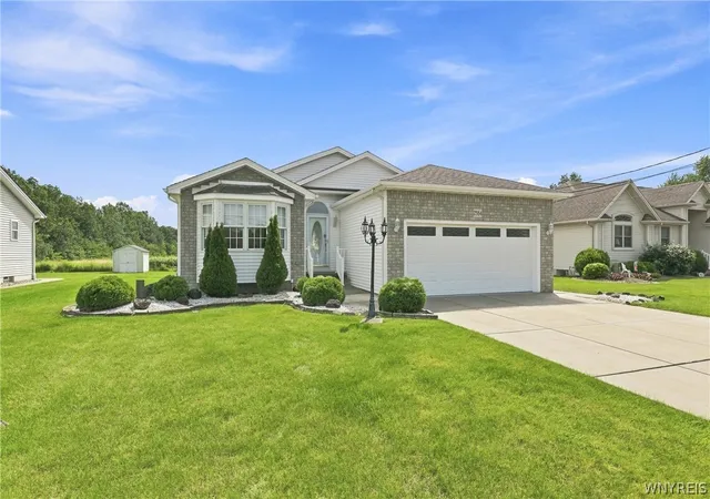 Photo 3 of Sale Pending at 2584 Ferchen St, Niagara Falls, NY 14304 | MLS# B1706066 | Listing updated on 2026-08-28