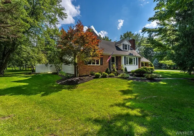 Single family home for sale at 5293 Ashwood Ct, Clarence, NY 14031 | MLS# B1705899
