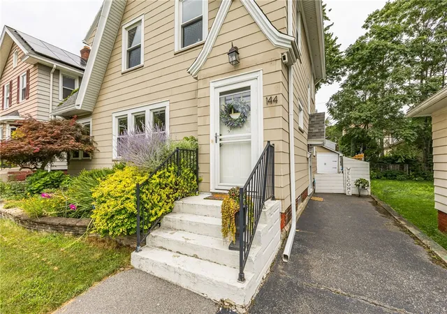 Photo 3 of Sale Pending at 144 Culver Pkwy, Rochester, NY 14609 | MLS# R1706121 | Listing updated on 2026-08-27