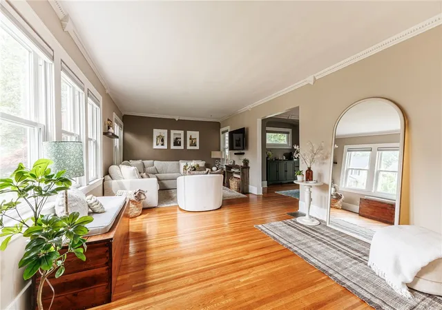 Photo 4 of Sale Pending at 144 Culver Pkwy, Rochester, NY 14609 | MLS# R1706121 | Listing updated on 2026-08-27