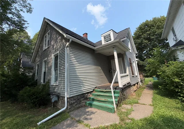 Photo 3 of Sale Pending at 60 Hoff St, Rochester, NY 14621 | MLS# R1702433 | Listing updated on 2026-09-01