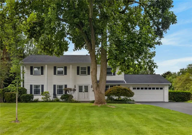 Photo 1 of Sale Pending at 15 Willowhurst Dr, Penfield, NY 14526 | MLS# R1704235 | Listing updated on 2026-08-19