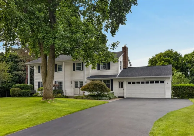 Photo 2 of Sale Pending at 15 Willowhurst Dr, Penfield, NY 14526 | MLS# R1704235 | Listing updated on 2026-08-19