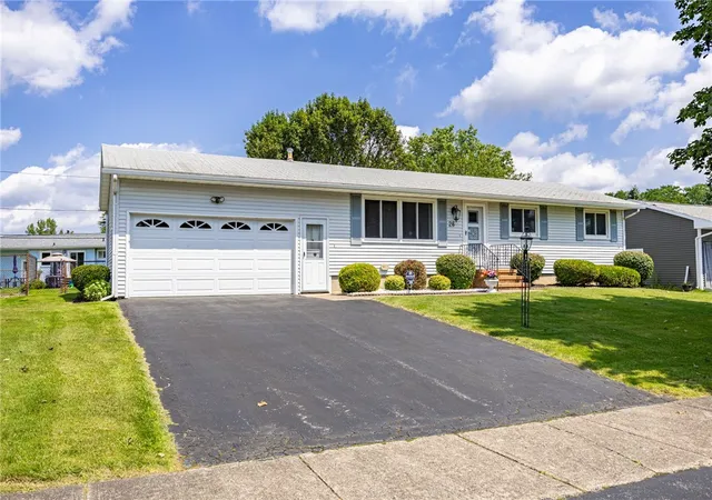 Photo 3 of Sale Pending at 26 Valencia Dr, Rochester, NY 14606 | MLS# R1700548 | Listing updated on 2026-09-03