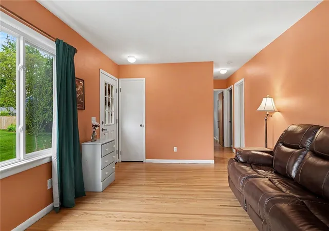 Photo 4 of Sale Pending at 880 Joran Dr, Webster, NY 14580 | MLS# R1705189 | Listing updated on 2026-08-19