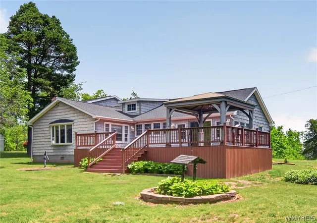 Photo 1 of Single family home for sale at 9 Tannery St, Waterport, NY 14571 | MLS# B1706119 | Listing updated on 2026-09-12