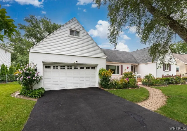 Photo 2 of Sale Pending at 351 Southwood Dr, Buffalo, NY 14223 | MLS# B1705714 | Listing updated on 2026-08-25