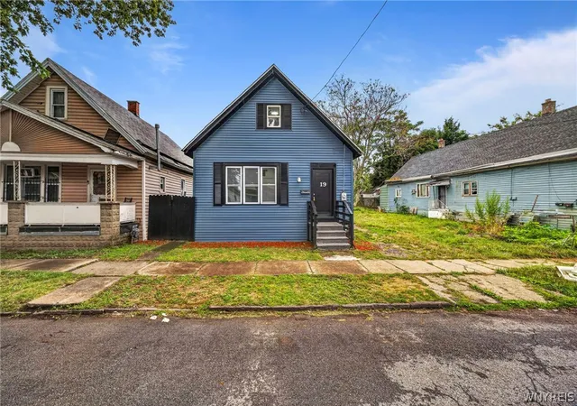 Photo 2 of Single family home for sale at 19 Concord St, Buffalo, NY 14212 | MLS# B1706144 | Listing updated on 2026-08-11