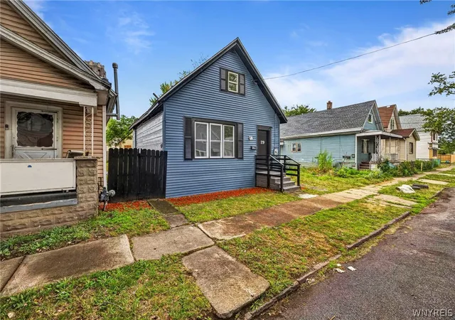 Photo 3 of Single family home for sale at 19 Concord St, Buffalo, NY 14212 | MLS# B1706144 | Listing updated on 2026-08-11