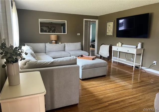 Photo 3 of Sale Pending at 3712 Yale Ave, Hamburg, NY 14075 | MLS# B1706074 | Listing updated on 2026-08-24