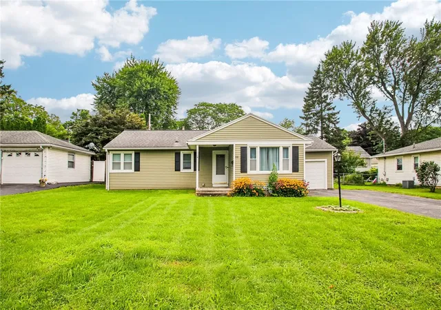 Photo 1 of Sale Pending at 33 Merrydale Dr, Rochester, NY 14624 | MLS# R1704704 | Listing updated on 2026-08-30