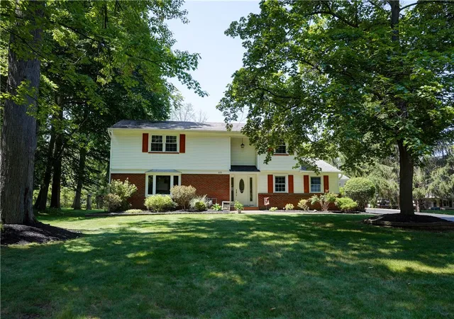 Photo 1 of Sale Pending at 633 Sequoia Dr, Webster, NY 14580 | MLS# R1704936 | Listing updated on 2026-08-21