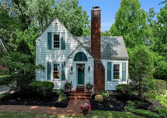 Photo 2 of Sale Pending at 3632 South Crk Rd, Hamburg, NY 14075 | MLS# B1705863 | Listing updated on 2026-09-08
