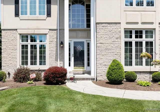 Photo 2 of Sale Pending at 8184 Driftwood Ct, Buffalo, NY 14221 | MLS# B1706122 | Listing updated on 2026-08-28