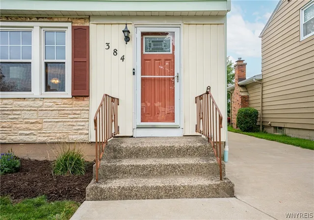 Photo 3 of Sale Pending at 384 Athens Blvd, Buffalo, NY 14223 | MLS# B1705650 | Listing updated on 2026-08-21