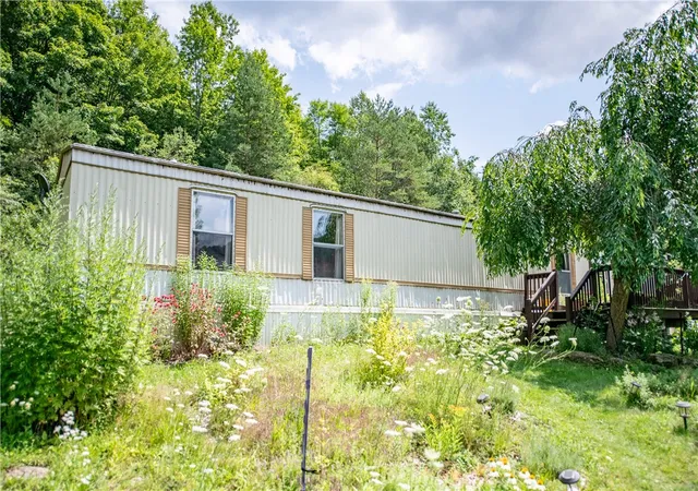 Photo 2 of Manufactured home for sale at 4166 Dryden Rd, Walton, NY 13856 | MLS# R1706141 | Listing updated on 2026-08-11