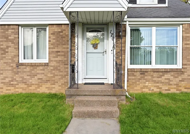 Photo 3 of Sale Pending at 120 Sherwin Dr, Tonawanda, NY 14150 | MLS# B1706167 | Listing updated on 2026-09-09