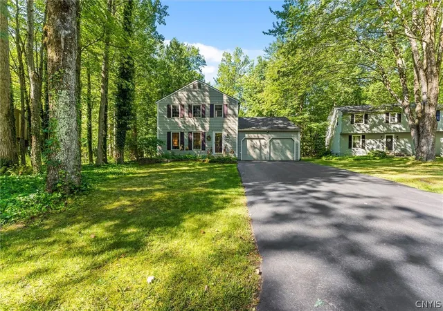 Photo 3 of Sale Pending at 8728 Marinus Dr, Baldwinsville, NY 13027 | MLS# S1705775 | Listing updated on 2026-08-14