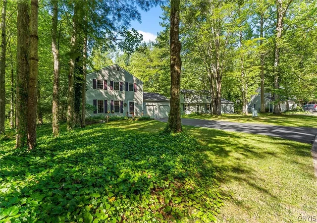 Photo 3 of Sale Pending at 8728 Marinus Dr, Baldwinsville, NY 13027 | MLS# S1705775 | Listing updated on 2026-08-14
