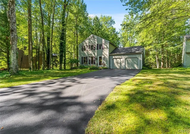 Photo 4 of Sale Pending at 8728 Marinus Dr, Baldwinsville, NY 13027 | MLS# S1705775 | Listing updated on 2026-08-14