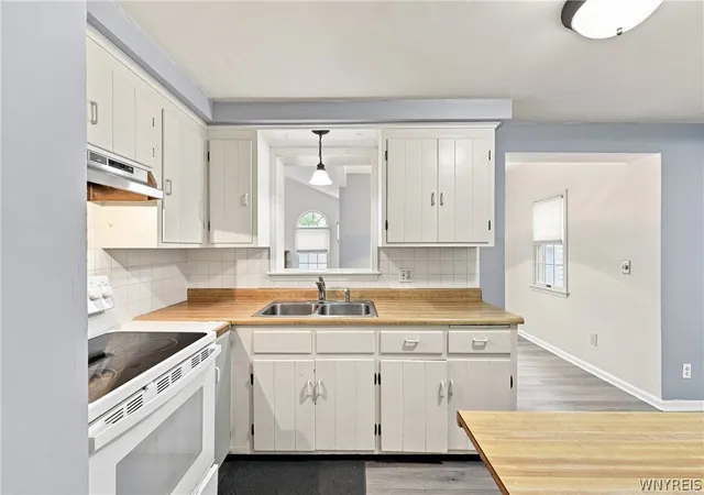 Photo 4 of Sale Pending at 206 Marjorie Dr, Buffalo, NY 14223 | MLS# B1706222 | Listing updated on 2026-09-08