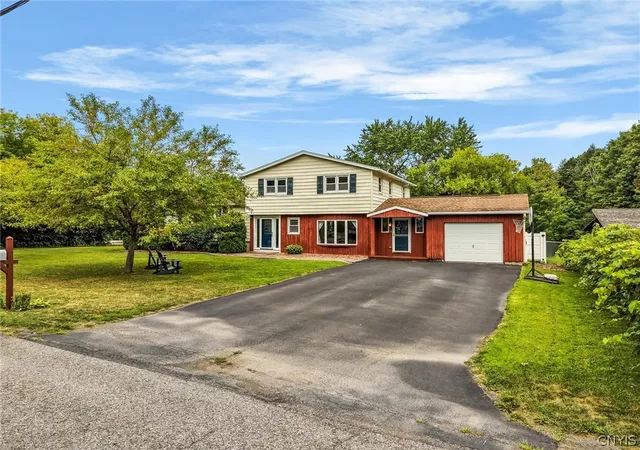 Photo 2 of Sale Pending at 1a Carol Dr, Camillus, NY 13031 | MLS# S1705856 | Listing updated on 2026-09-08