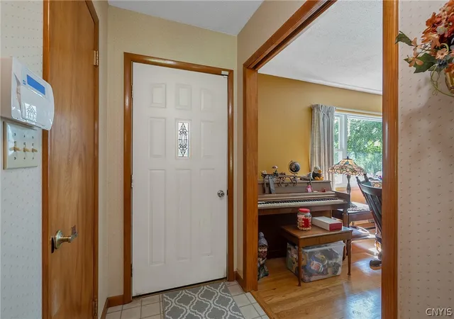 Photo 3 of Sale Pending at 4135 Apulia Rd, Jamesville, NY 13078 | MLS# S1705869 | Listing updated on 2026-08-28