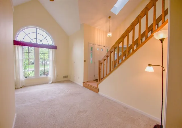 Photo 4 of Sale Pending at 175 Sewilo Hills Dr, Rochester, NY 14622 | MLS# R1704952 | Listing updated on 2026-09-01