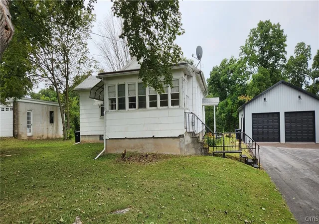 Photo 1 of Sale Pending at 202 Lafayette Rd, Syracuse, NY 13205 | MLS# S1706189 | Listing updated on 2026-09-11