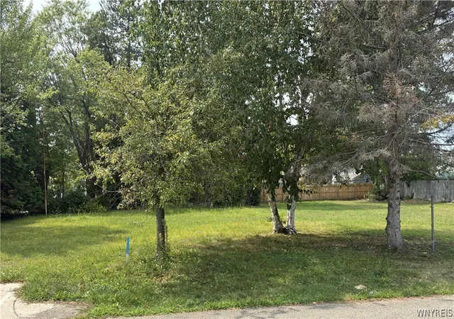 Photo 2 of Sale Pending at 5834 West Ln, Lake View, NY 14085 | MLS# B1706224 | Listing updated on 2026-08-31