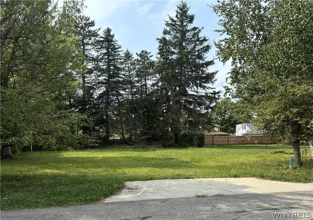 Photo 3 of Sale Pending at 5834 West Ln, Lake View, NY 14085 | MLS# B1706224 | Listing updated on 2026-08-31
