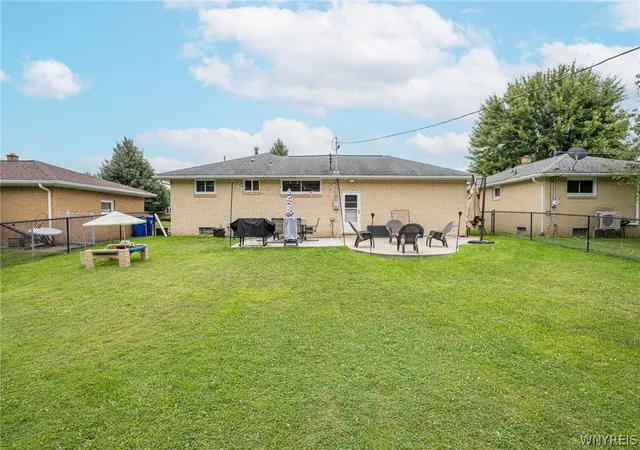 Photo 3 of Sale Pending at 146 Elmsford Dr, Buffalo, NY 14224 | MLS# B1705783 | Listing updated on 2026-08-22