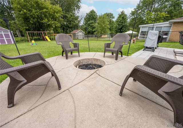Photo 4 of Sale Pending at 146 Elmsford Dr, Buffalo, NY 14224 | MLS# B1705783 | Listing updated on 2026-08-22