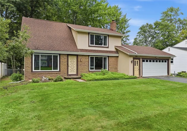 Photo 2 of Sale Pending at 304 Orchard Crk Ln, Rochester, NY 14612 | MLS# R1705955 | Listing updated on 2026-08-22