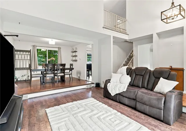 Photo 4 of Sale Pending at 304 Orchard Crk Ln, Rochester, NY 14612 | MLS# R1705955 | Listing updated on 2026-08-22