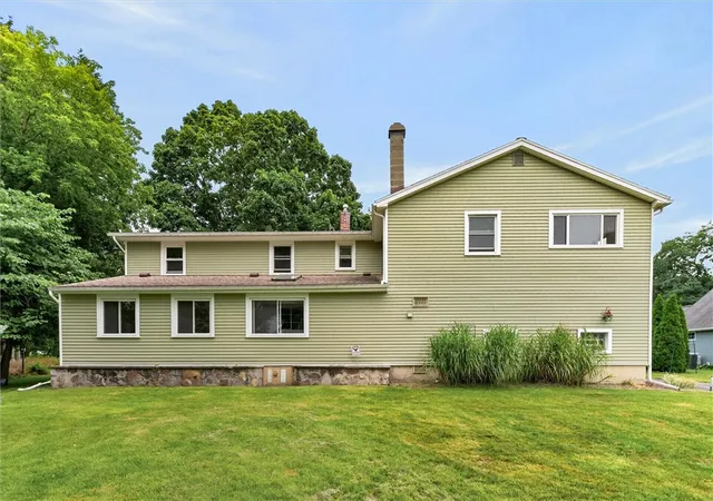 Photo 3 of Sale Pending at 89 Garden Dr, Fairport, NY 14450 | MLS# R1706258 | Listing updated on 2026-08-24
