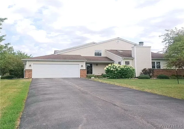 Photo 1 of Sale Pending at 37 Hastings Dr, Orchard Park, NY 14127 | MLS# B1705702 | Listing updated on 2026-08-14