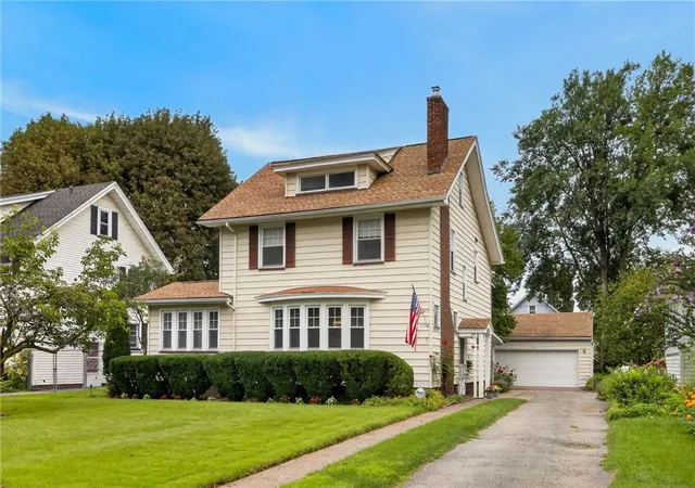 Photo 1 of Sale Pending at 34 Collingwood Dr, Rochester, NY 14621 | MLS# R1705854 | Listing updated on 2026-08-18