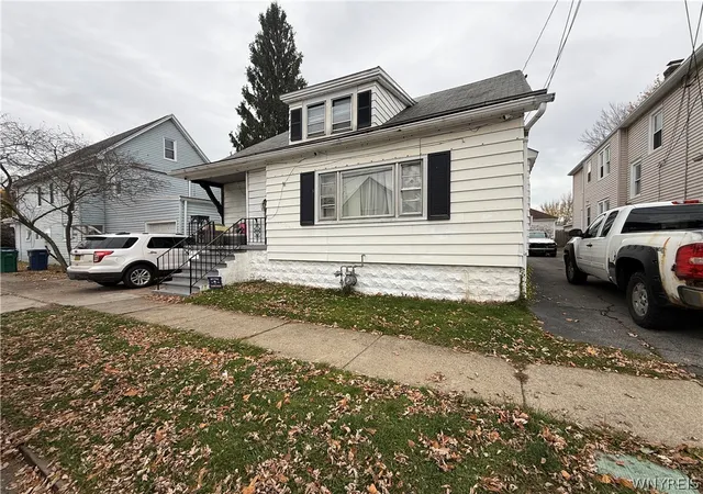 Photo 1 of Single family home for sale at 170 Newfield St, Buffalo, NY 14207 | MLS# B1702927 | Listing updated on 2026-08-31