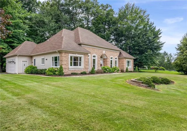 Photo 2 of Sale Pending at 1507 Fallen Leaf, Webster, NY 14580 | MLS# R1677797 | Listing updated on 2026-08-19