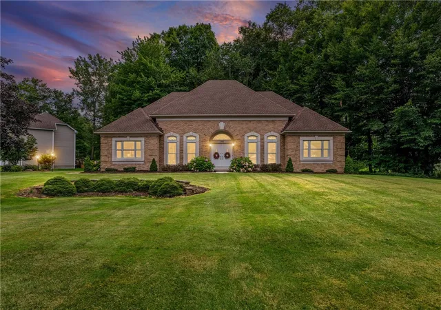Photo 3 of Sale Pending at 1507 Fallen Leaf, Webster, NY 14580 | MLS# R1677797 | Listing updated on 2026-08-19