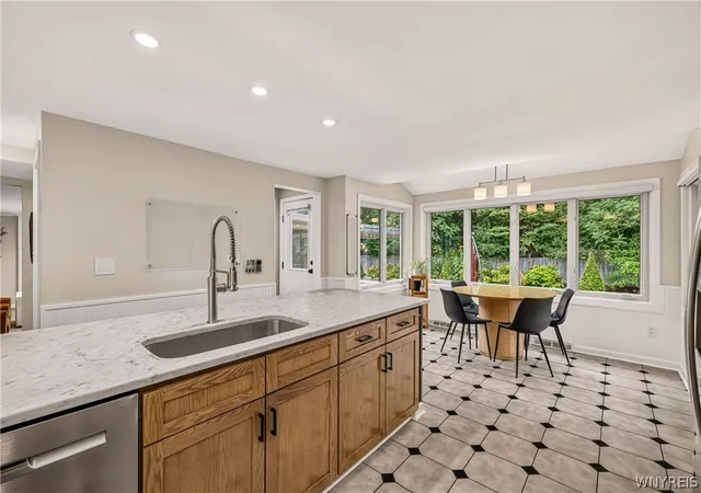 Photo 4 of Sale Pending at 17 Sherrelwood Ct, Buffalo, NY 14221 | MLS# B1706087 | Listing updated on 2026-09-02