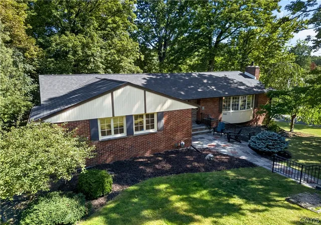 Photo 2 of Sale Pending at 300 Scarboro Dr, Syracuse, NY 13209 | MLS# S1702185 | Listing updated on 2026-08-14