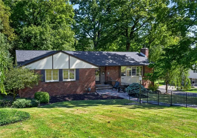 Photo 3 of Sale Pending at 300 Scarboro Dr, Syracuse, NY 13209 | MLS# S1702185 | Listing updated on 2026-08-14