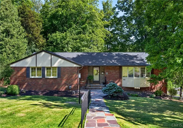 Photo 3 of Sale Pending at 300 Scarboro Dr, Syracuse, NY 13209 | MLS# S1702185 | Listing updated on 2026-08-14